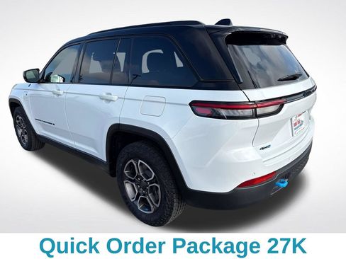 Used 2023 Jeep Grand Cherokee Trailhawk w/ Luxury Tech Group III AWD/4WD image 4