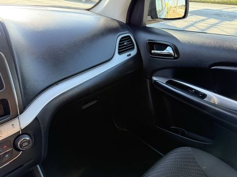 Used 2018 Dodge Journey SE w/ Popular Equipment Group image 15