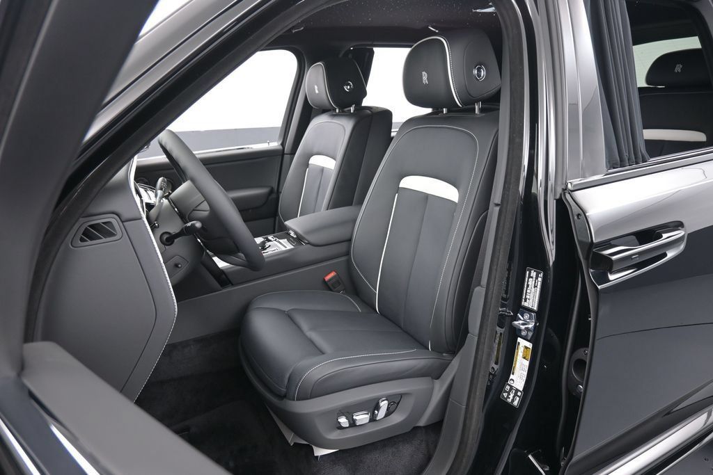 New 2027 Rolls-Royce Cullinan Black Badge AWD/4WD image 5