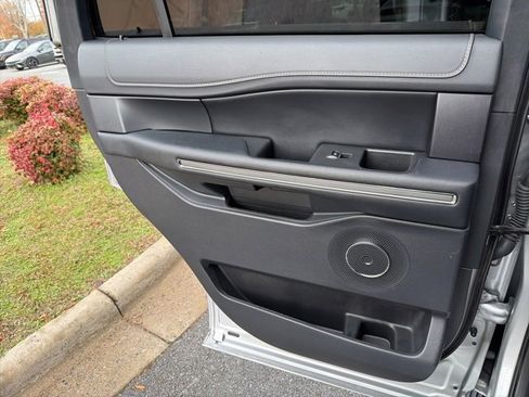 Used 2024 Ford Expedition XLT image 36