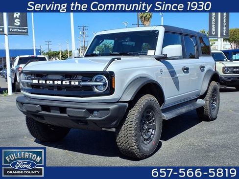 New 2026 Ford Bronco Outer Banks w/ Sasquatch Package image 1