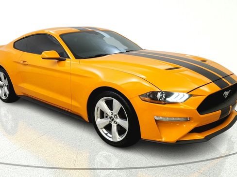 Used 2018 Ford Mustang Coupe w/ Equipment Group 101A RWD image 1