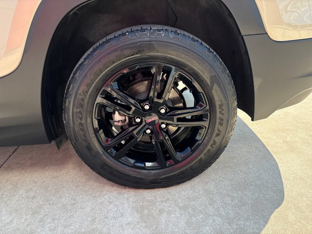 Used 2022 GMC Terrain AT4 w/ Infotainment Package II AWD/4WD image 26