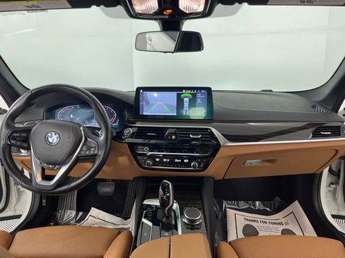 Used 2023 BMW 530i w/ Convenience Package RWD image 38