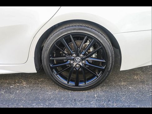 Used 2021 Toyota Camry XSE w/ Carpet Mat Package (TMS) FWD image 8