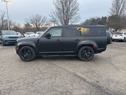 Used 2025 Land Rover Defender 130 X-Dynamic SE image 2