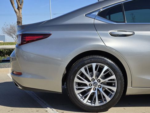 Used 2019 Lexus ES 350 Navigation, Premium Package image 6