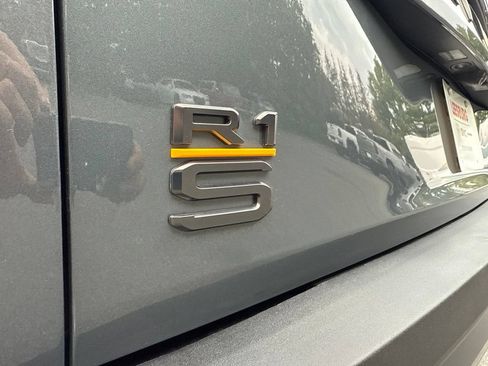 Used 2025 Rivian R1S Premium AWD/4WD image 10