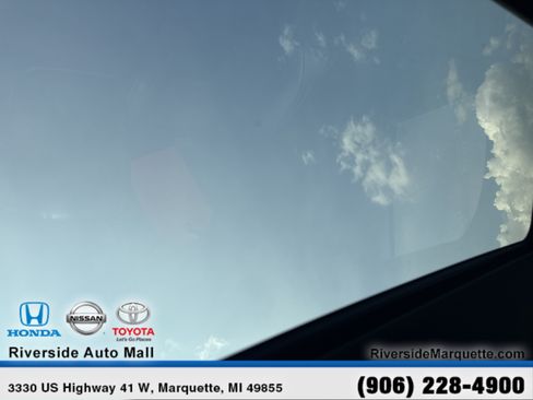 Used 2024 Jeep Grand Cherokee Altitude AWD/4WD image 23