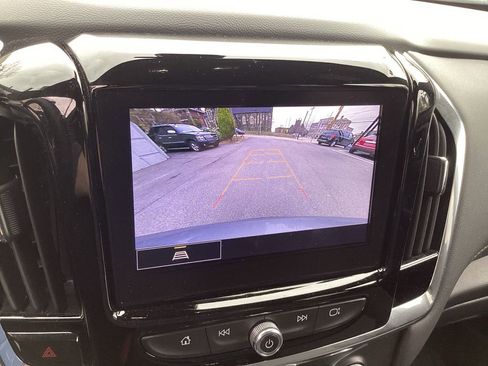 Used 2023 Chevrolet Traverse LT image 34