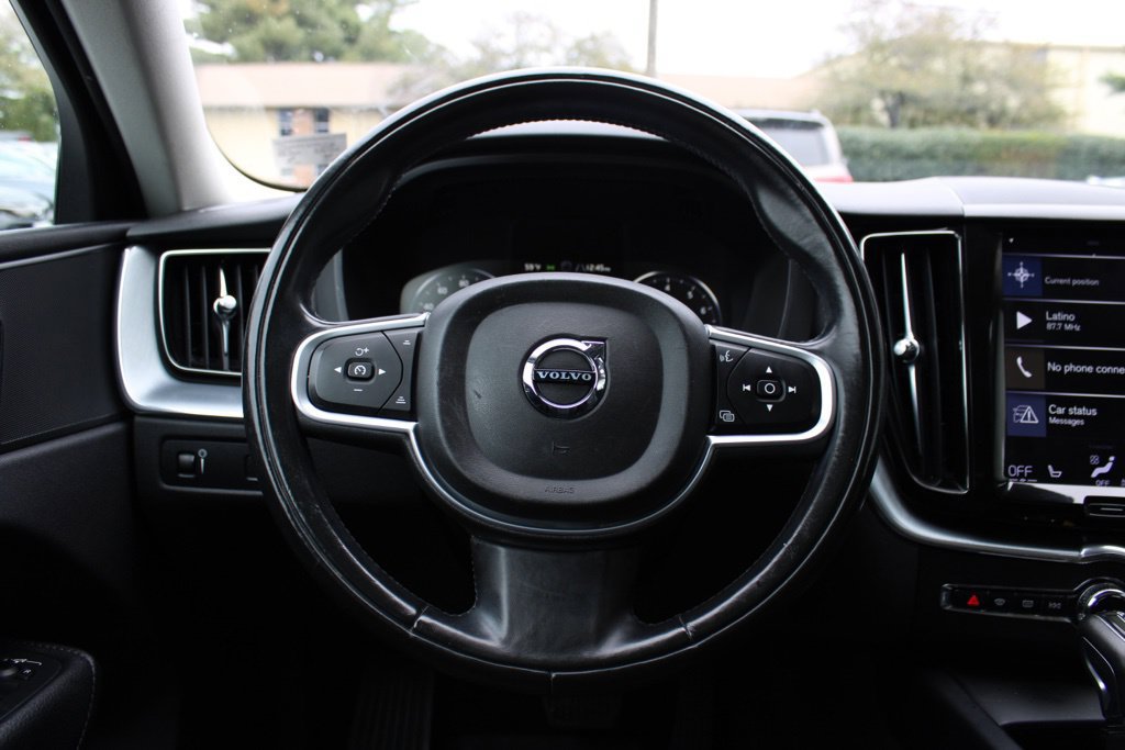 Used 2018 Volvo XC60 T6 Momentum w/ Advanced Package AWD/4WD image 16