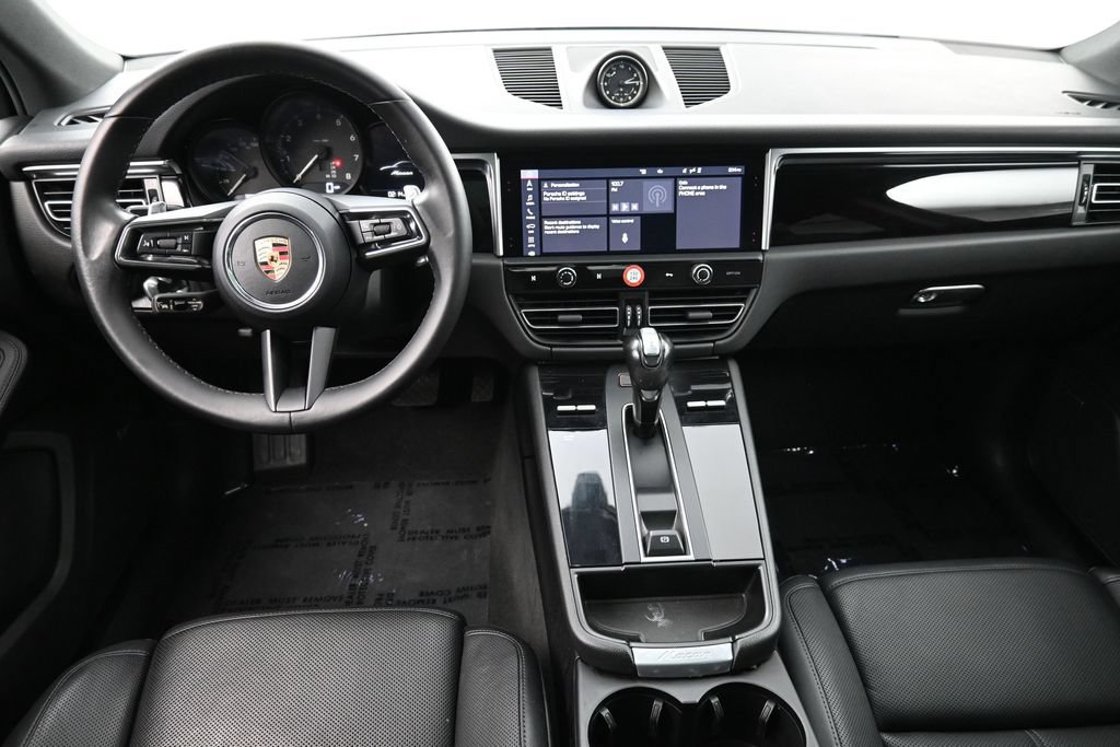 Used 2023 Porsche Macan AWD/4WD image 6