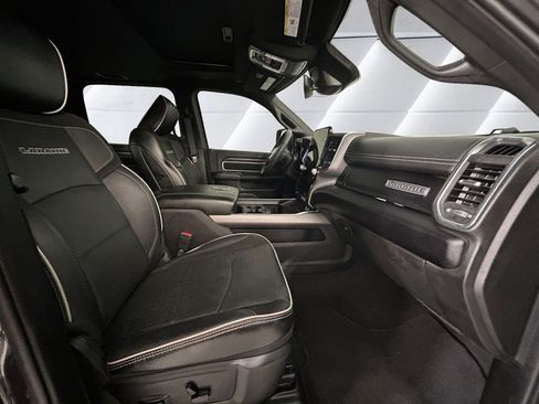 Used 2025 RAM 2500 Laramie AWD/4WD image 13