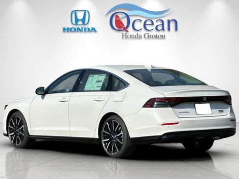 New 2025 Honda Accord Touring image 3