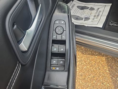 Used 2023 Nissan Rogue SV w/ SV Premium B Package image 11