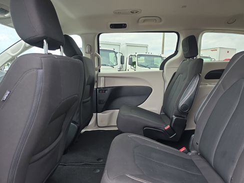 Used 2024 Chrysler Voyager LX FWD image 13