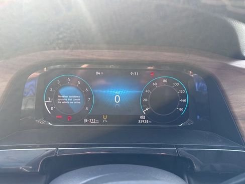 Used 2025 Volkswagen Atlas SE image 7