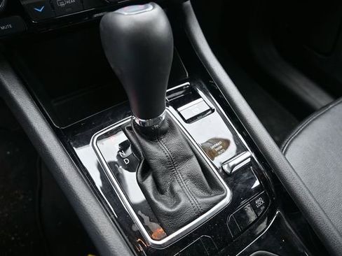 Used 2025 Jeep Compass Limited image 22