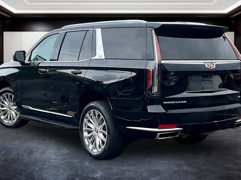 Used 2021 Cadillac Escalade Premium Luxury AWD/4WD image 4