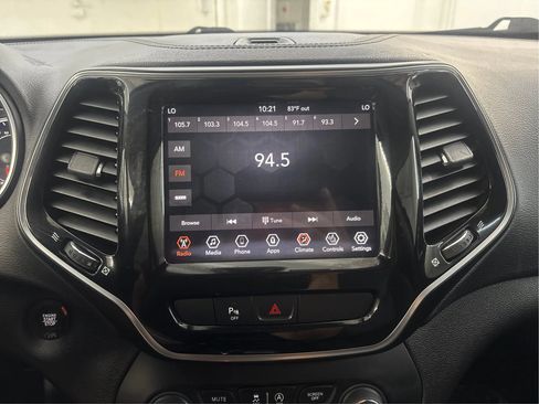 Used 2019 Jeep Cherokee Limited AWD/4WD image 19
