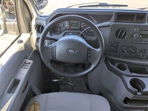 Used 2014 Ford E-350 and Econoline 350 XLT image 18