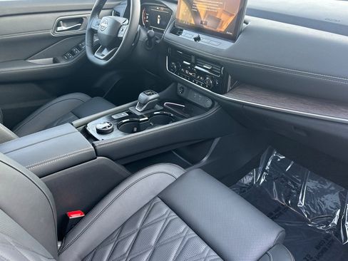 New 2026 Nissan Rogue Platinum w/ Platinum Premium Package AWD/4WD image 19