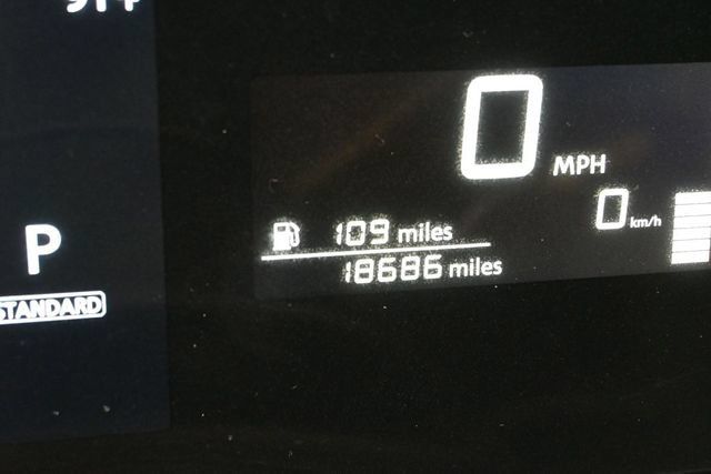 Used 2025 Nissan Kicks SV w/ Charging Package FWD image 19