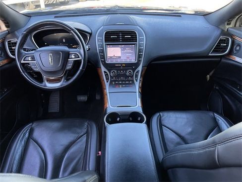 Used 2020 Lincoln Nautilus Reserve w/ Equipment Group 201A image 10