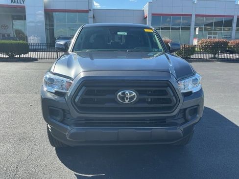 Used 2022 Toyota Tacoma SR image 2