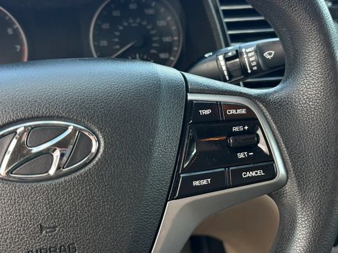 Used 2018 Hyundai Elantra SE w/ Cargo Package FWD image 15