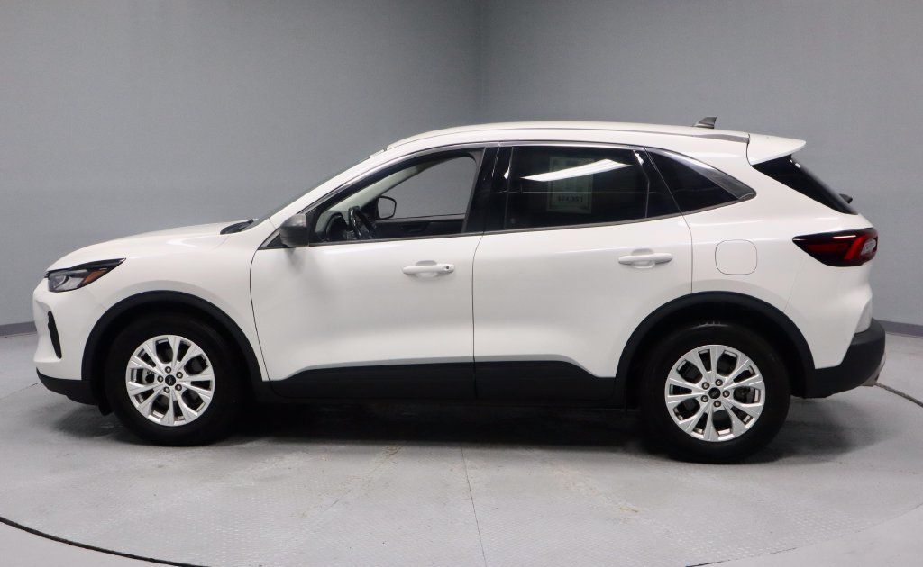 Certified 2023 Ford Escape Active w/ Cold Weather Package FWD image 5