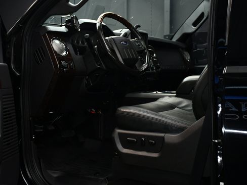 Used 2016 Ford F250 Platinum w/ FX4 Off-Road Package image 29