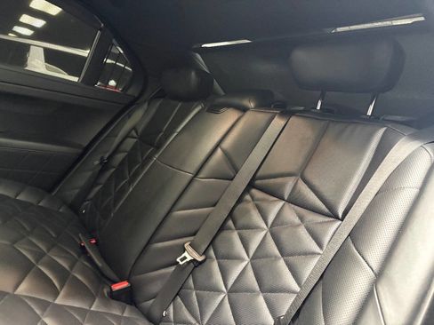 Used 2025 BMW 740i w/ Premium Package image 28