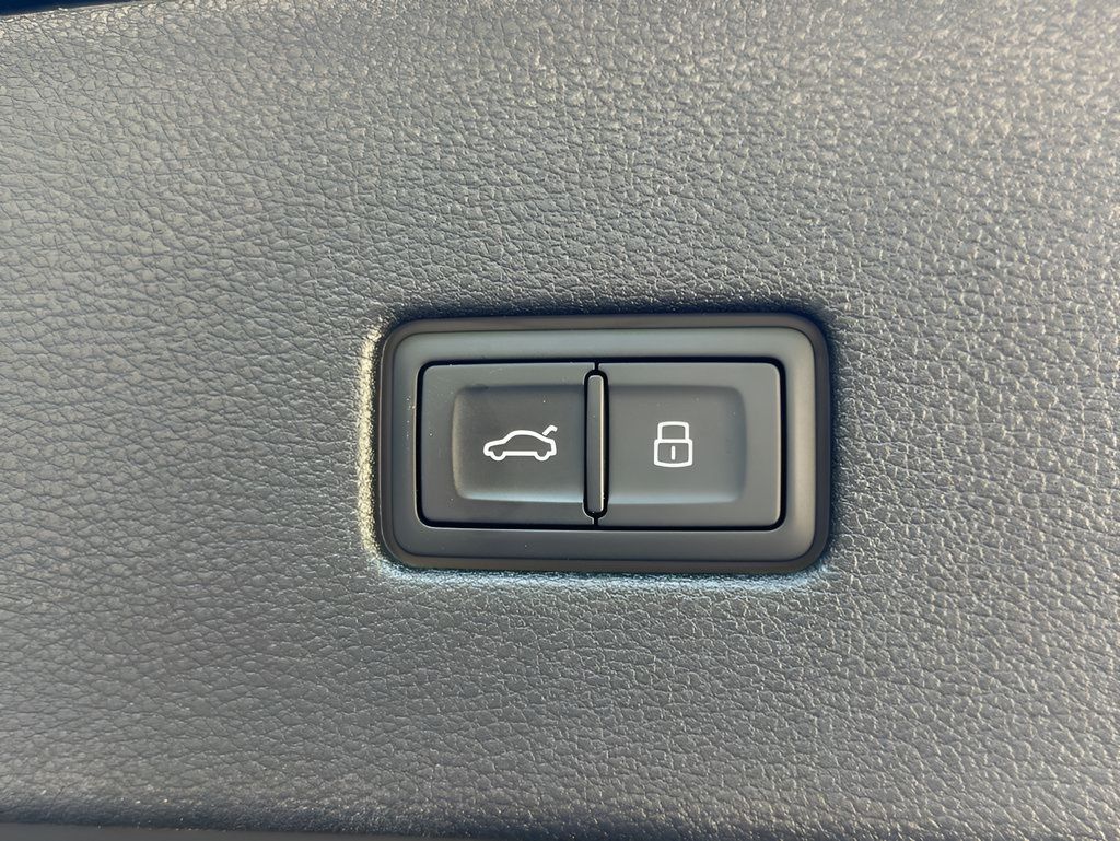 Used 2026 Audi SQ8 Prestige w/ Prestige Package AWD/4WD image 65