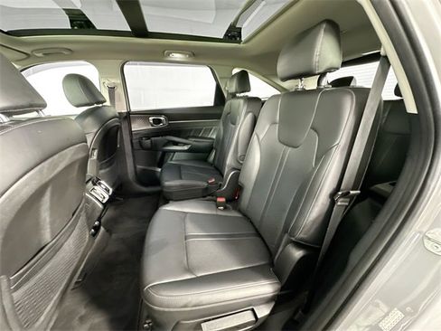 Used 2023 Kia Sorento SX image 27