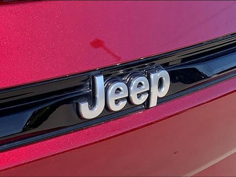 Used 2022 Jeep Grand Cherokee Summit w/ MOPAR Finishing Package AWD/4WD image 29