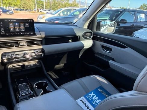 Used 2025 Honda Pilot Touring image 30