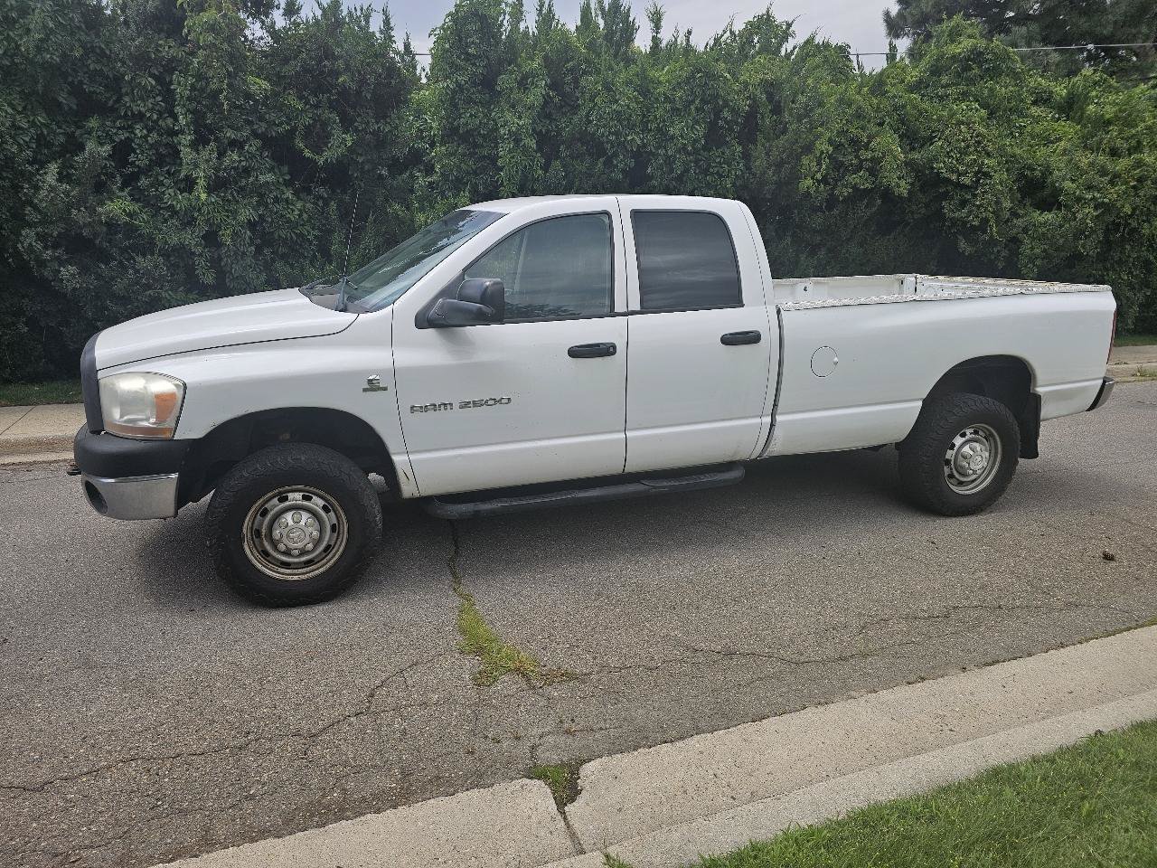 Used 2006 Dodge Ram 2500 Truck ST w/ Trailer Tow Group AWD/4WD image 1