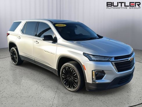 Used 2022 Chevrolet Traverse LS image 6