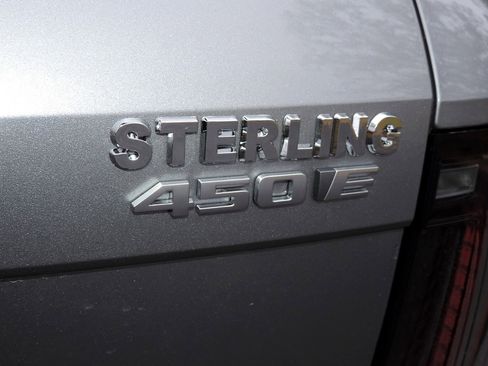 New 2026 Cadillac Optiq Luxury 2 image 12