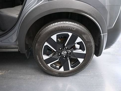 Used 2025 Nissan Kicks SV AWD/4WD image 14