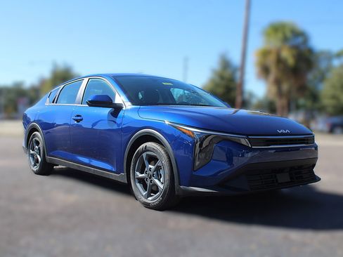 New 2026 Kia K4 LXS FWD image 3