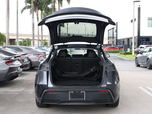 Used 2026 Tesla Model Y Long Range RWD image 8