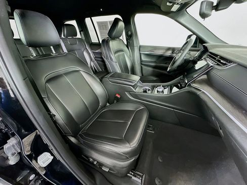 Certified 2024 Jeep Grand Cherokee Limited image 39