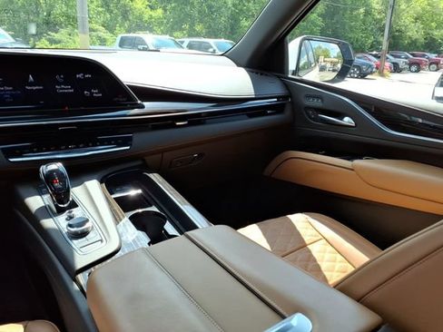 Used 2023 Cadillac Escalade Premium Luxury w/ LPO, Illumination Package AWD/4WD image 27