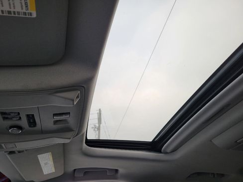 Used 2019 Chevrolet Suburban Premier image 28