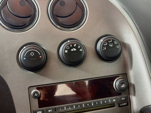 Used 2007 Pontiac Solstice Convertible w/ Preferred Package RWD image 14