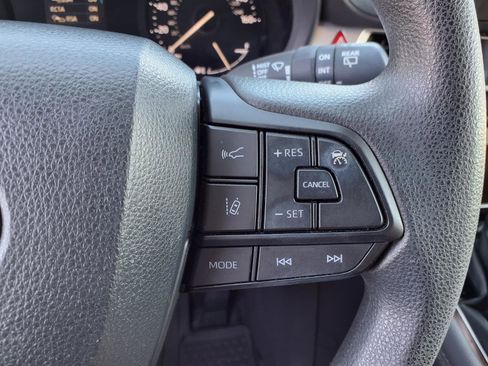 Used 2023 Toyota Sienna LE AWD/4WD image 14