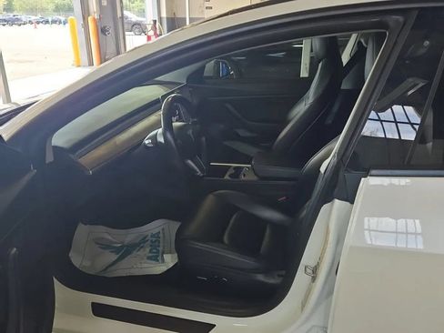 Used 2021 Tesla Model 3 Standard Range Plus RWD image 5