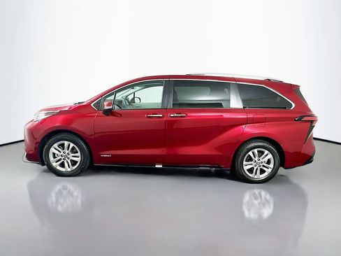 Used 2021 Toyota Sienna Limited image 8